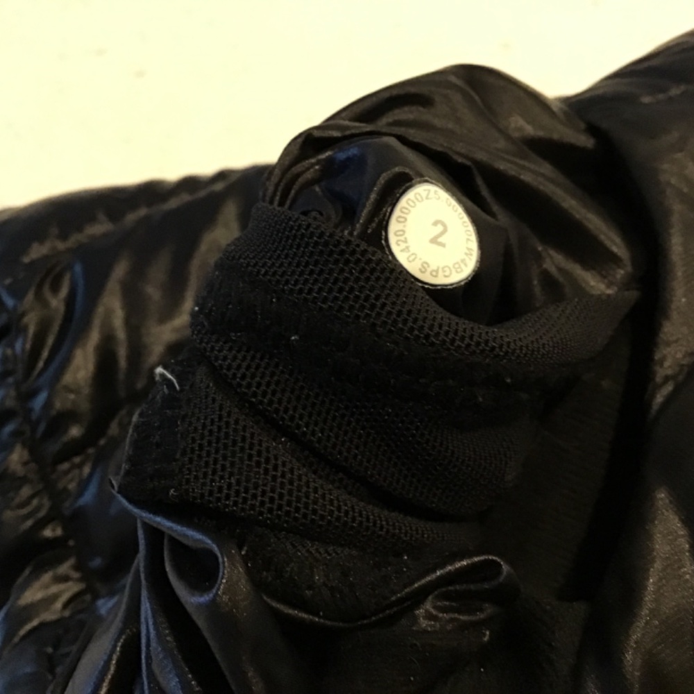 Lululemon Pack It Down Vest size 2 - Picture 6 of 6